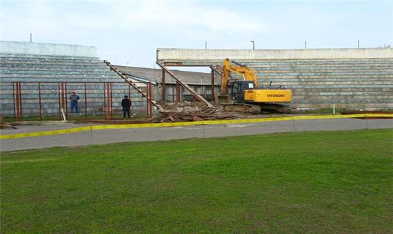 بازسازی استادیوم تختی انزلی مطالبه مهم ورزش گیلان است
