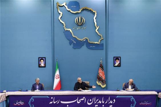 دیدار رئیس جمهور با مدیران رسانه‌ها/ پزشکیان: ما بدون رضایت و هماهنگی با رهبری هیچ کاری نخواهیم کرد