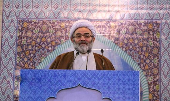 خطیب جمعه رشت:قدرت های پوشالی برابر ملت ایران ذلیل شده اند