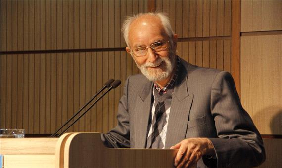 به مناسبت 98 سالگی اعجوبه تاریخ و ادبیات ایران