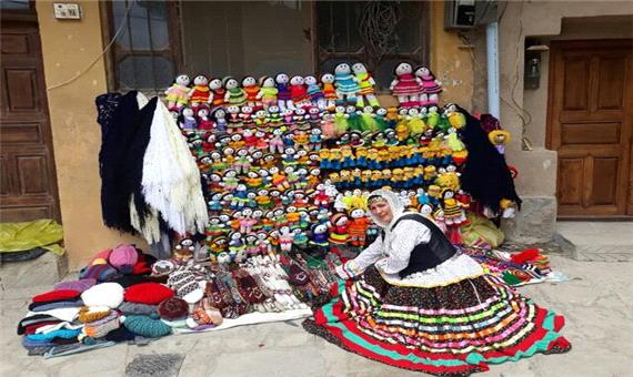سایه شوم کرونا بر بازار عروسک‌های کاموایی ماسوله