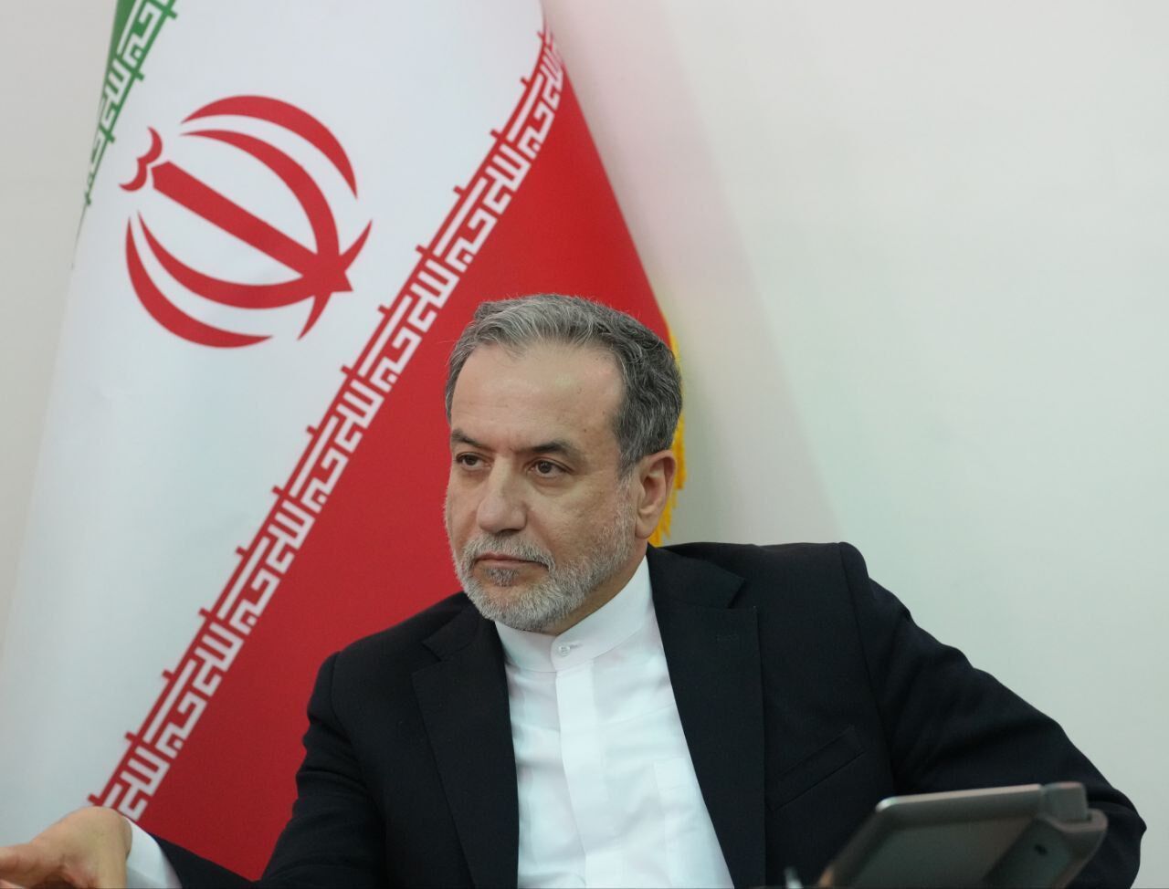 عراقچی: هیچ دخالتی در امور داخلی لبنان نمی‌کنیم