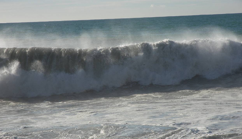 دریای خزر مواج و برای صید نامناسب است