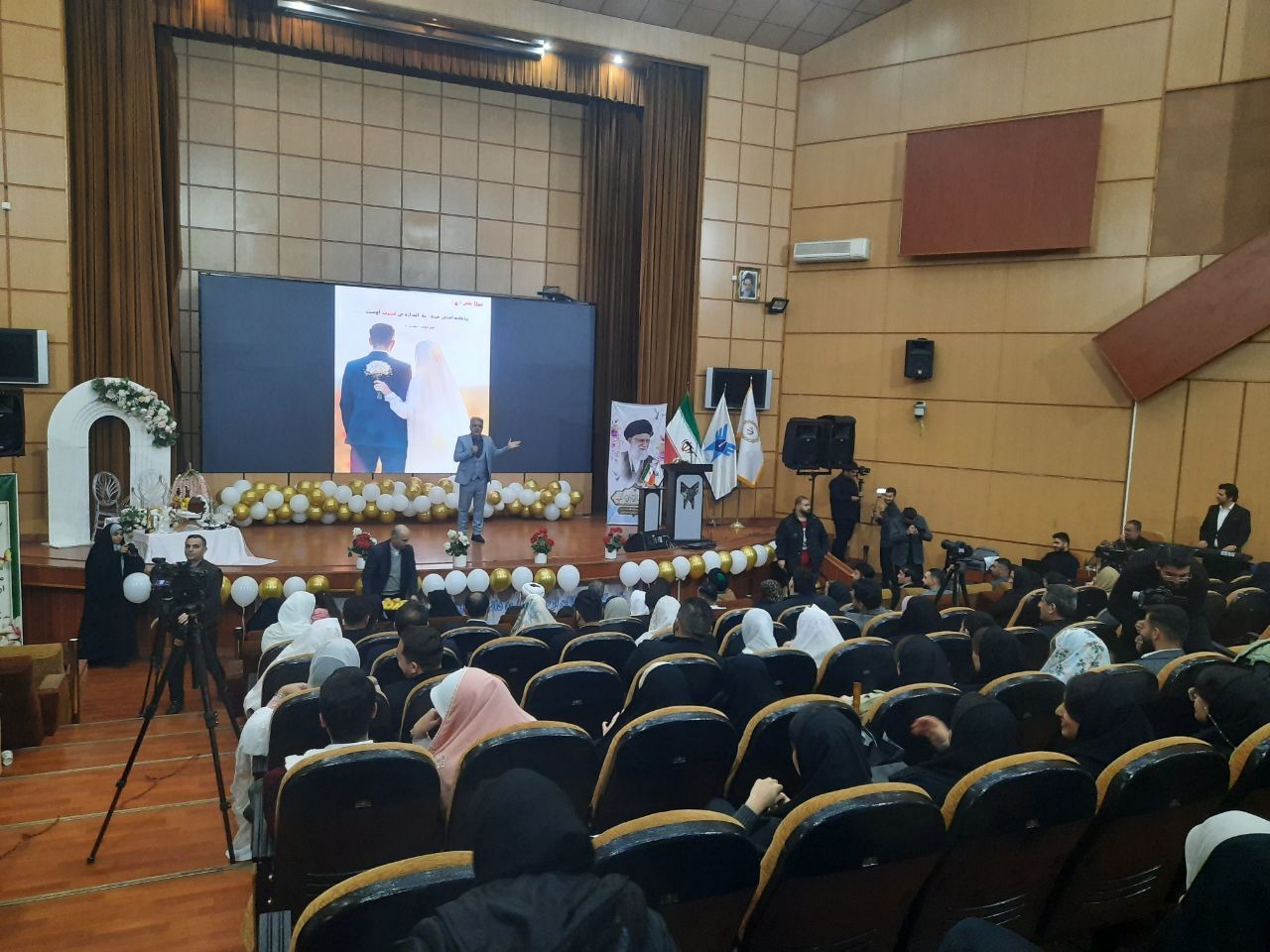 آغاز زندگی مشترک ۴۱زوج دانشجوی دانشگاه آزاد اسلامی گیلان