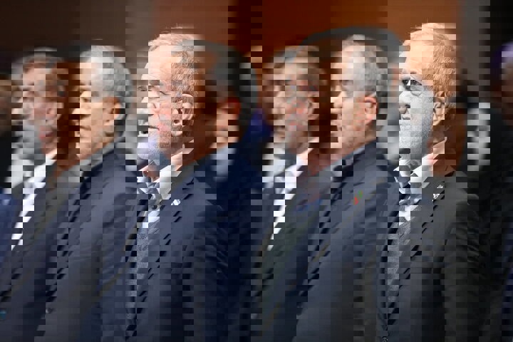 رئیس جمهور: برای همه مشکلات کشور نه یک راه‌حل، بلکه صدها راه‌حل وجود دارد