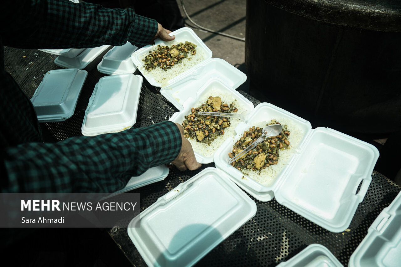 توزیع ۱۲ هزار پرس غذای گرم به مناسبت میلاد امام زمان (عج) در رشت