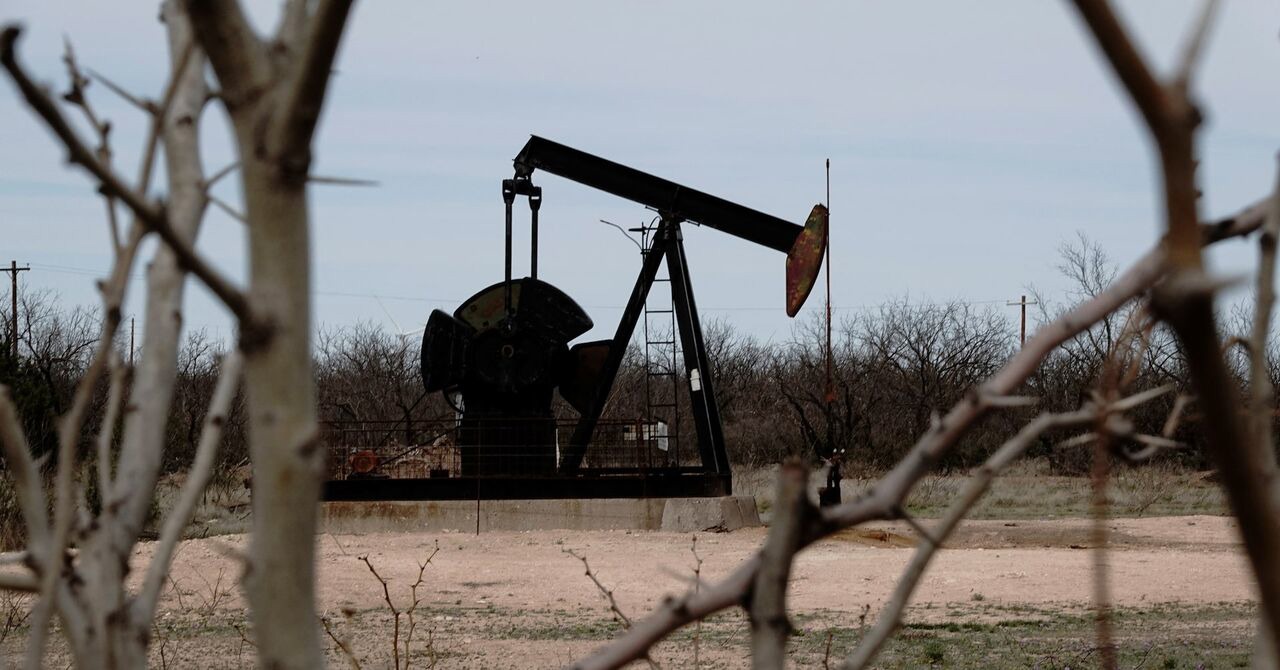 قیمت نفت خام کاهش یافت