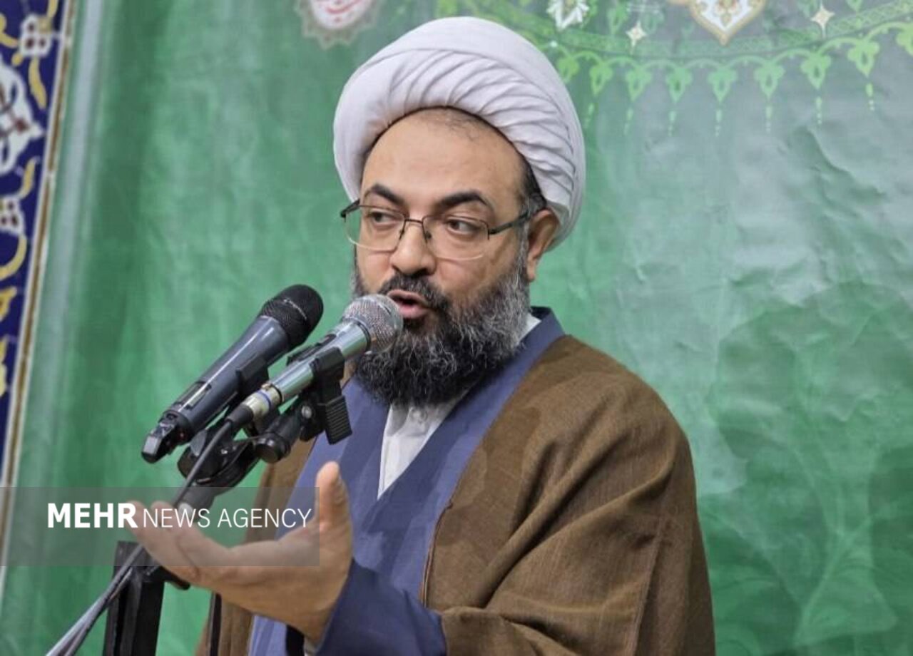 امام جمعه لنگرود: انقلاب اسلامی نظم سلطه‌گر شرق و غرب را در هم شکست