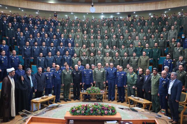 نشست فرمانده نیروی هوایی با دانشجویان دافوس ارتش