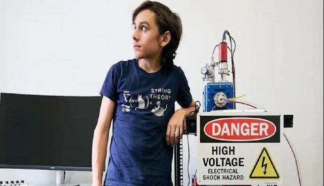 جوان‌ترین سازنده دستگاه همجوشی هسته‌ای به دنبال رکورد گینس