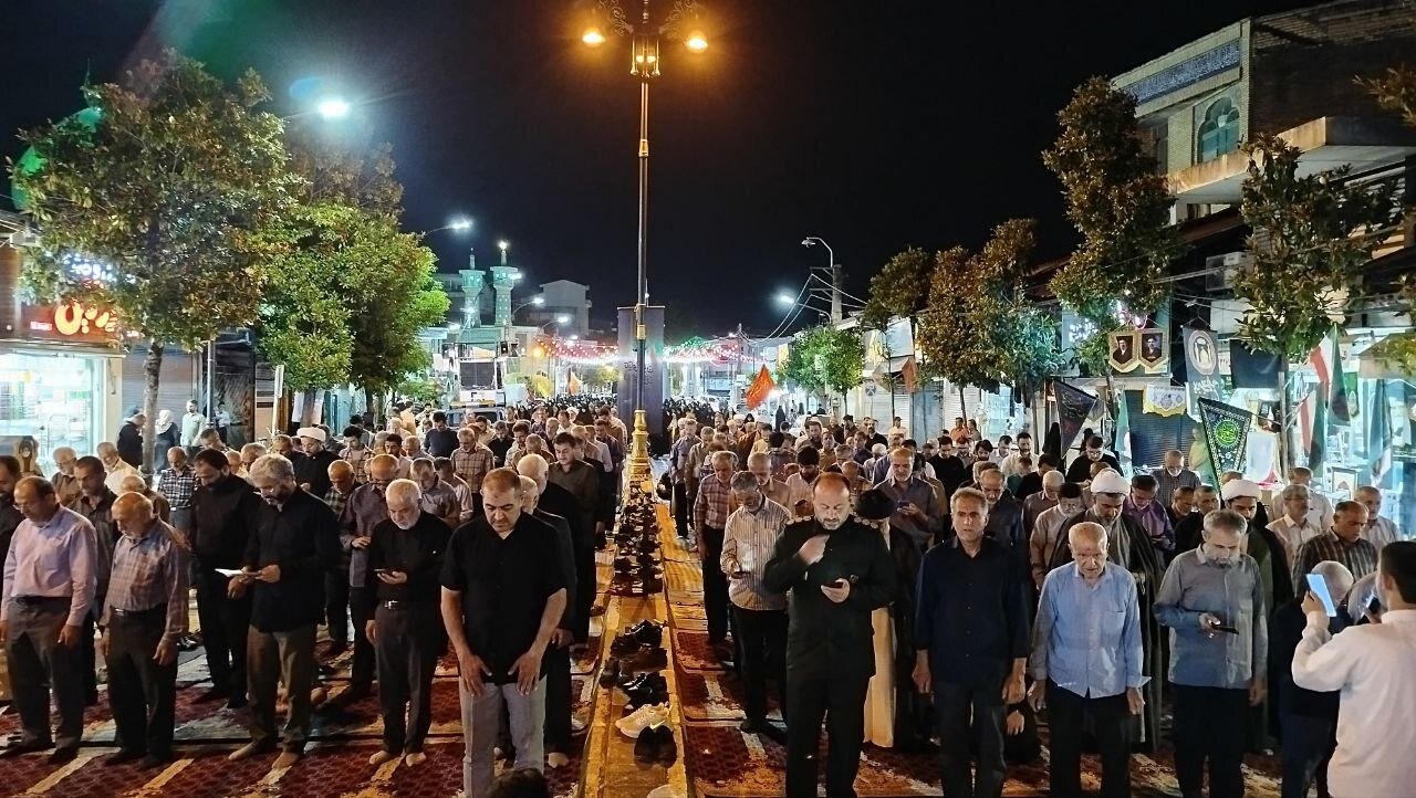 نهمین نماز استغاثه در آستانه اشرفیه اقامه شد