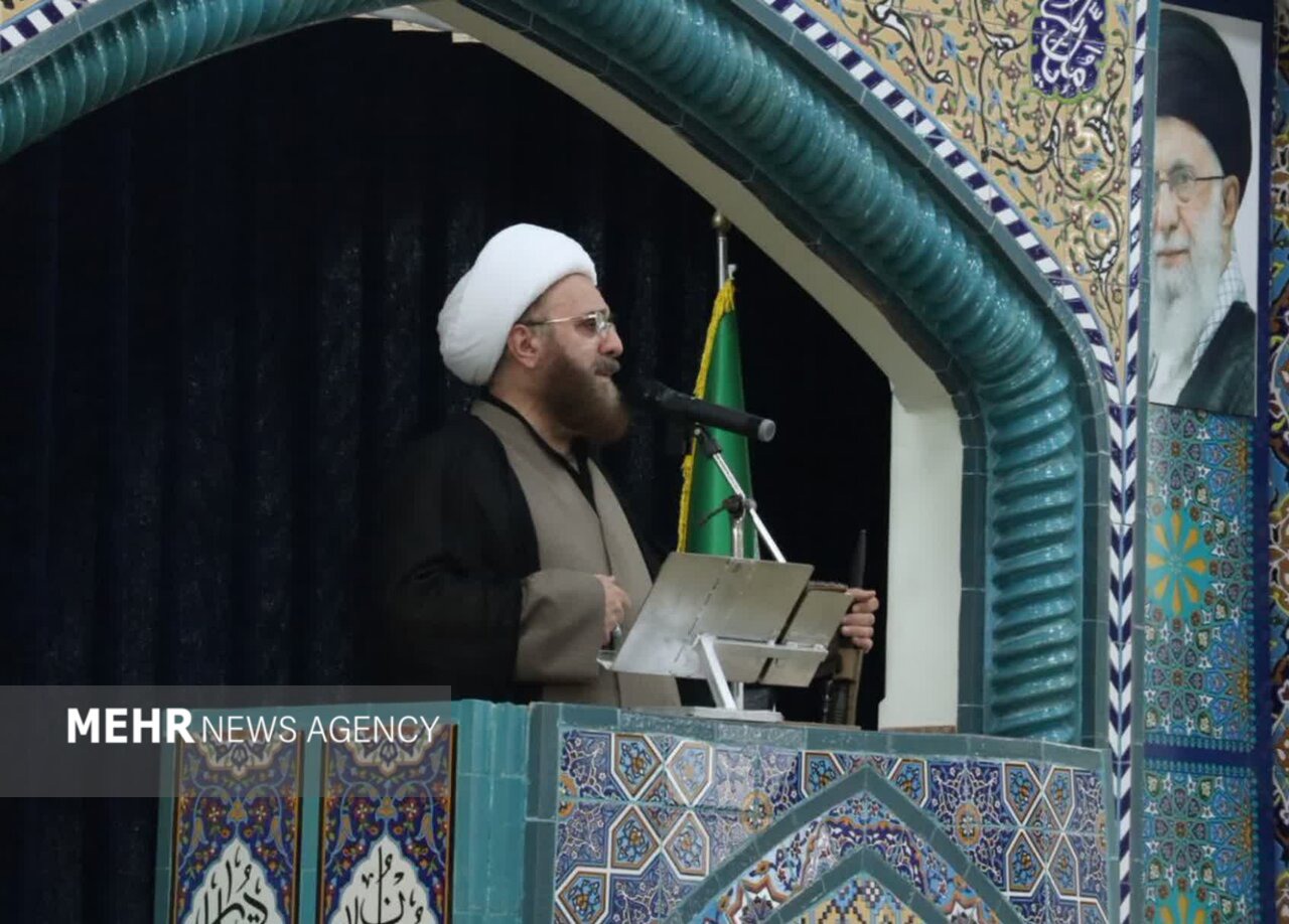 امام جمعه فومن: حضرت زینب(س) با تبیین‌ گری، مسیر تاریخ را تغییر داد