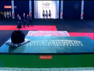 ادای احترام هیئتی از ارمنستان به پیکر مطهر قائد شهید امت