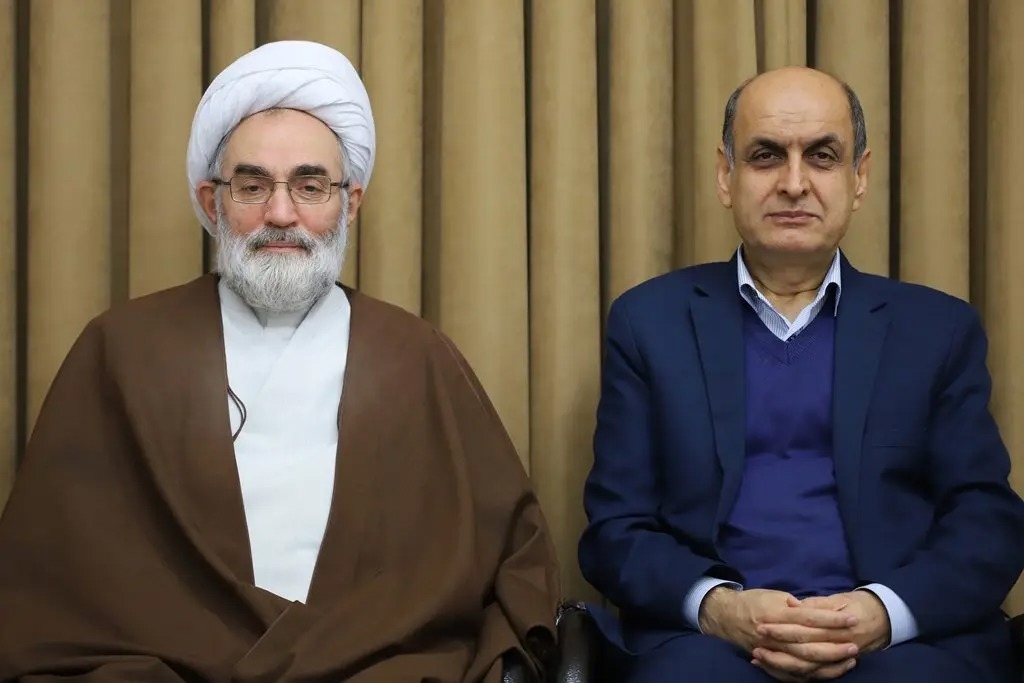 برابر عظمت سوگواری شما در وداع با قائد شهید امت، سر تعظیم فرود می‌آوریم