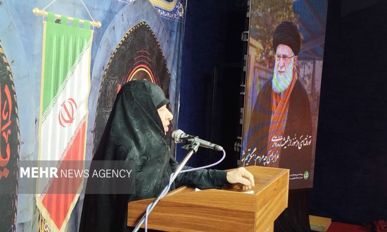 همسر شهید انصاری: اطاعت از رهبری رمز عبور از دشواری‌ ها است