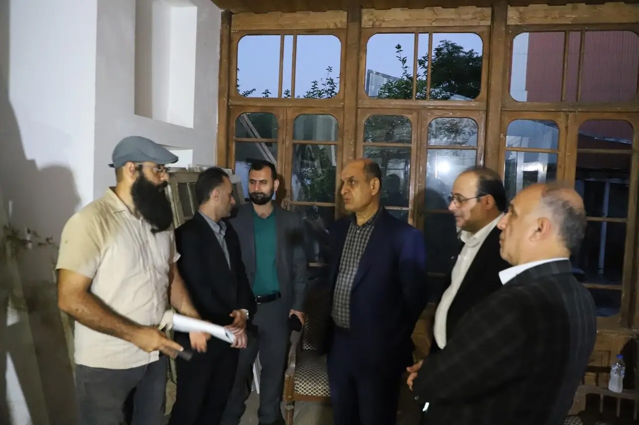 بازدید استاندار گیلان از روند احیای خانه تاریخی آیت‌الله حجتی