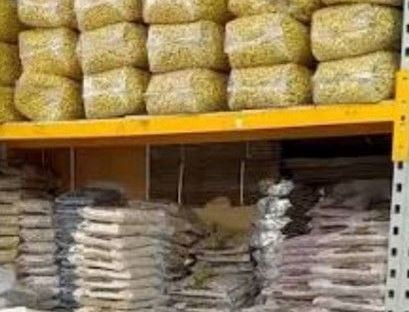 کشف انبار خشکبار احتکار شده در بندر انزلی