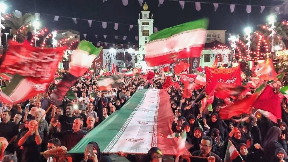 قرار یکصد و شصتم مردم رشت برای دفاع از وطن در میدان
