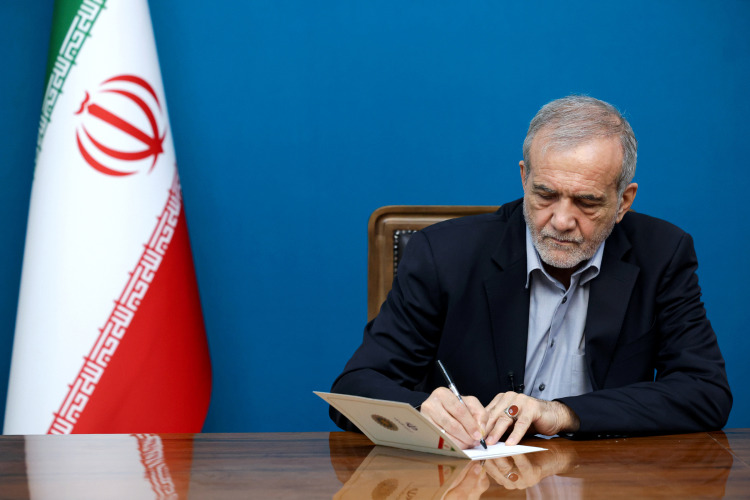 متن حکم رئیس‌جمهور برای انتصاب محسن رضایی به دبیری شعام منتشر شد