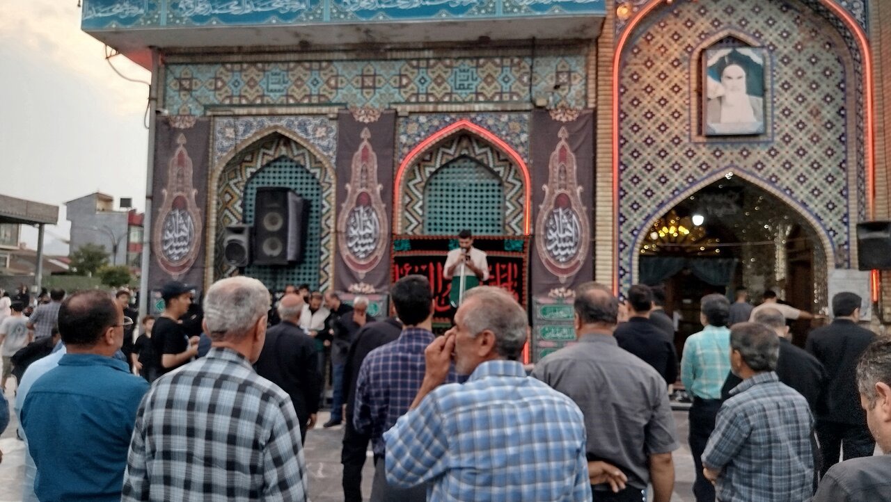 اجتماع رضوی در صحن حرم سلطان سید جلال الدین اشرف آستانه اشرفیه