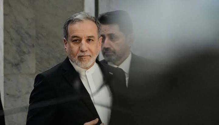 واکنش عراقچی به اعتراف مقام آمریکایی: بله ما ناوگان پنجم آمریکا در بحرین را با خاک یکسان کردیم