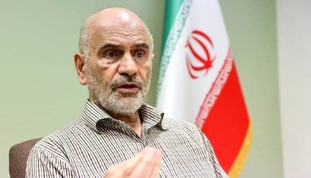 مومنی: بازی با نرخ ارز، تولید را به بازار ربا سوق می‌دهد