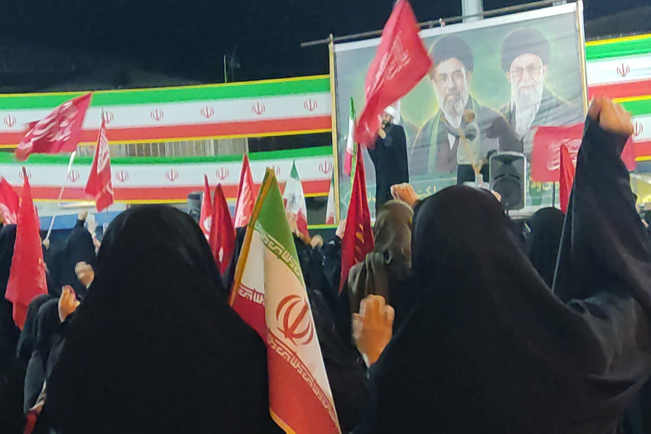 گزارش میدانی خبرنگار مهر از تجمع لنگرودی ها در شب ۲٠۵