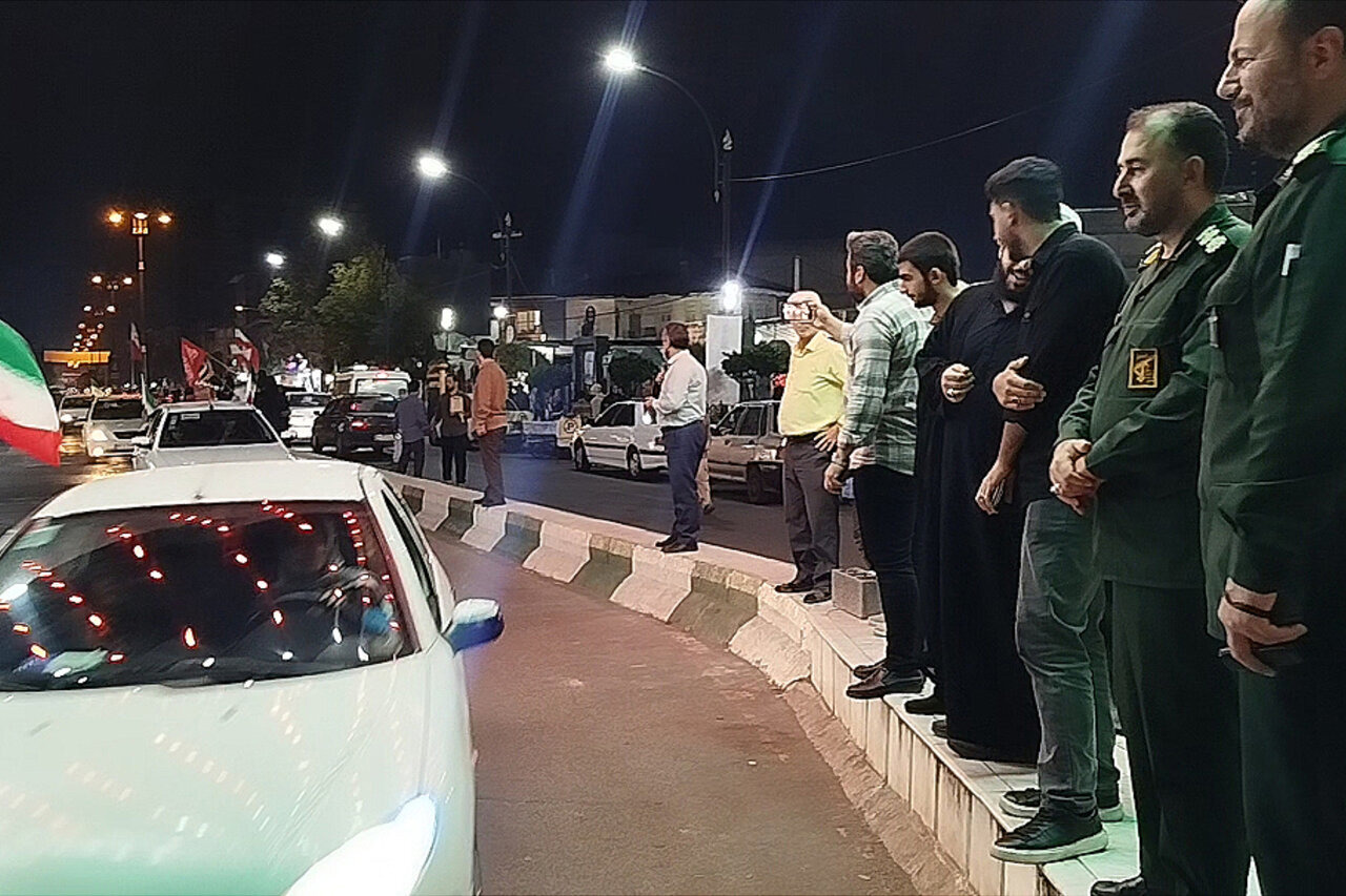 برپایی رژه خودرویی با شعار «لبیک یا خامنه ای» در آستانه اشرفیه