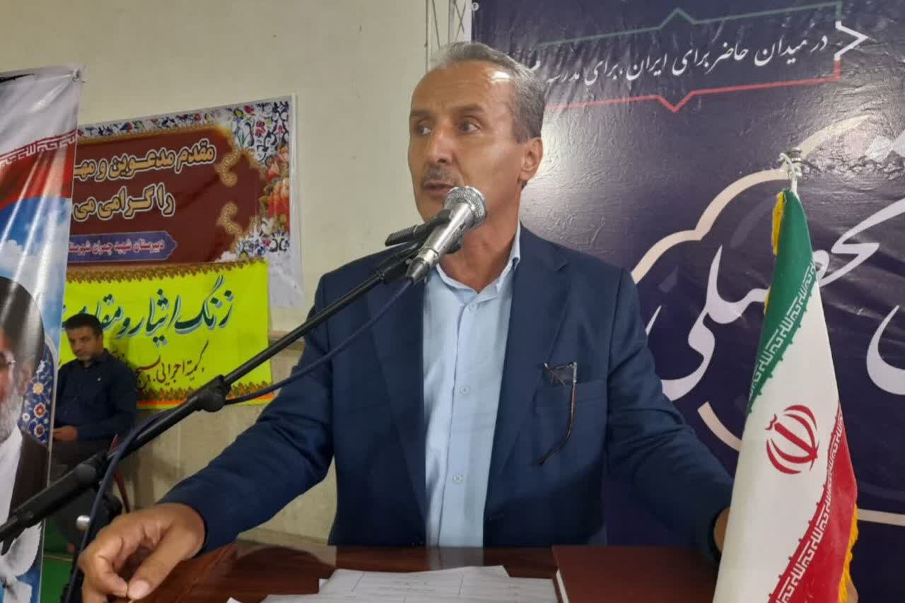 کوچکی: دانش‌آموزان سرمایه‌های اصلی جامعه هستند