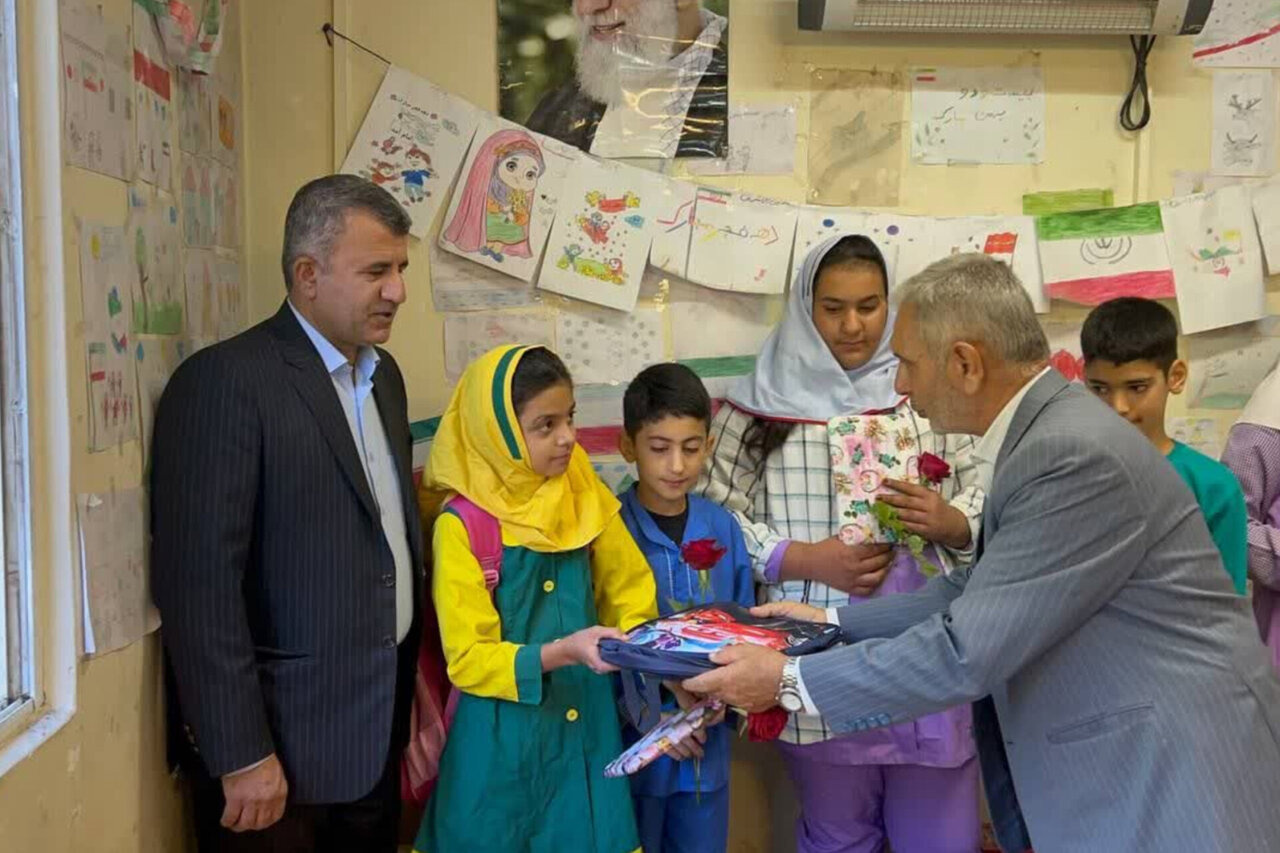 ۷ دانش‌آموز عشایری تالش سال تحصیلی را با یاد معلم فداکار آغاز کردند