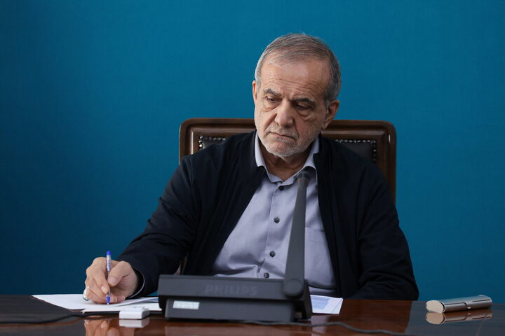 پزشکیان: ایران امروز در آستانه یکی از مهمترین تحولات جمعیتی تاریخ خود قرار دارد