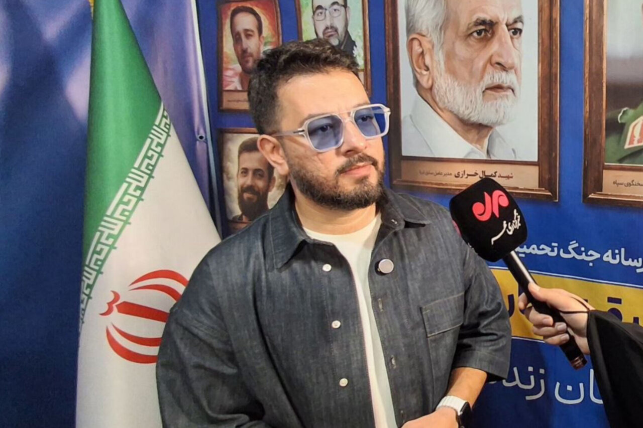 حقیقی: حضور مردم در میدان‌ های کشور را با زبان هنر روایت کردم
