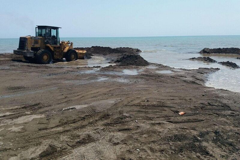 مدیرکل پیشین میراث فرهنگی گیلان: سواحل گیلان در حال فروریختن است
