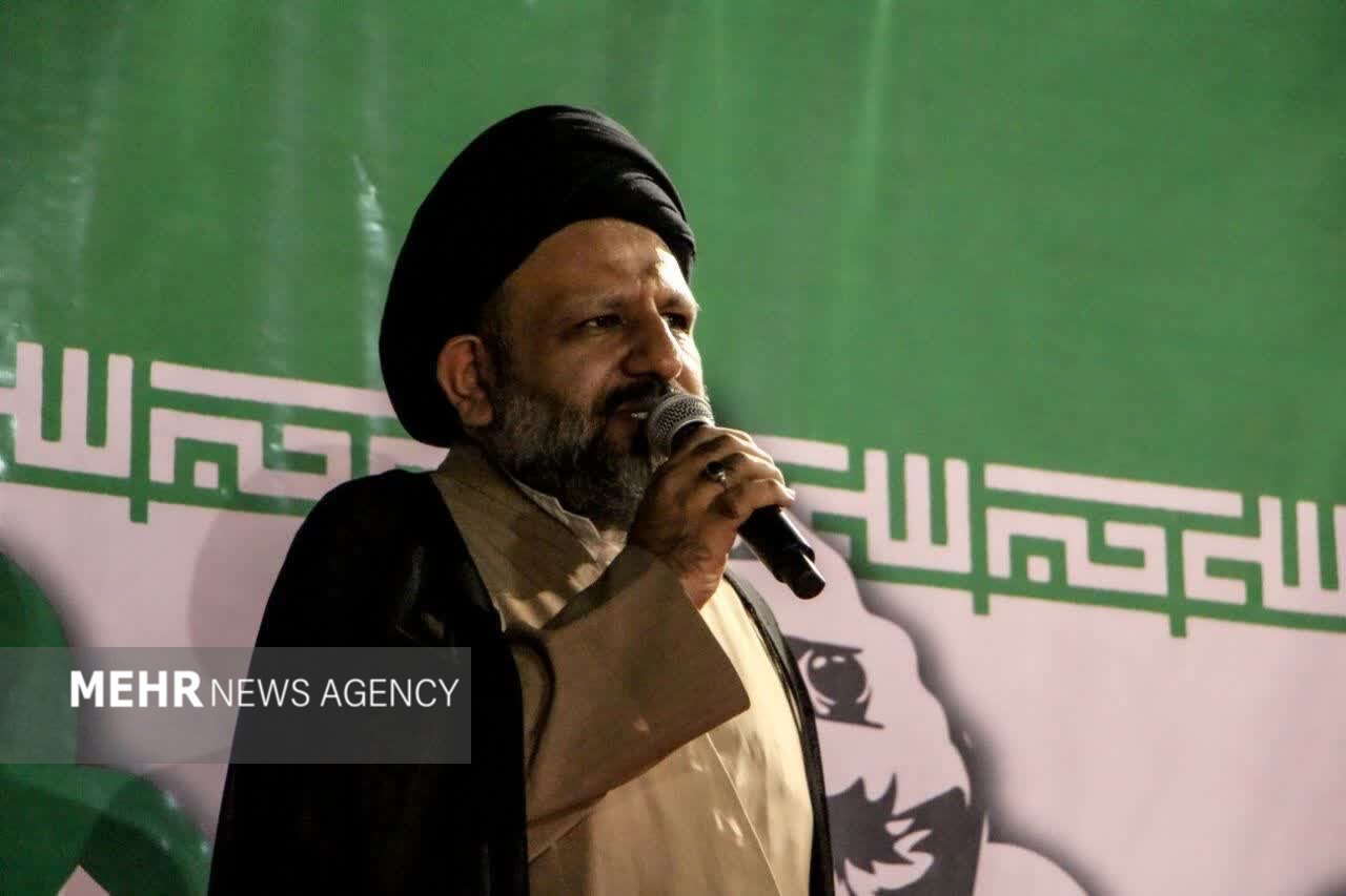 امام جمعه لاهیجان: مذاکره زیر سایه تهدید و تسلیم پذیرفتنی نیست