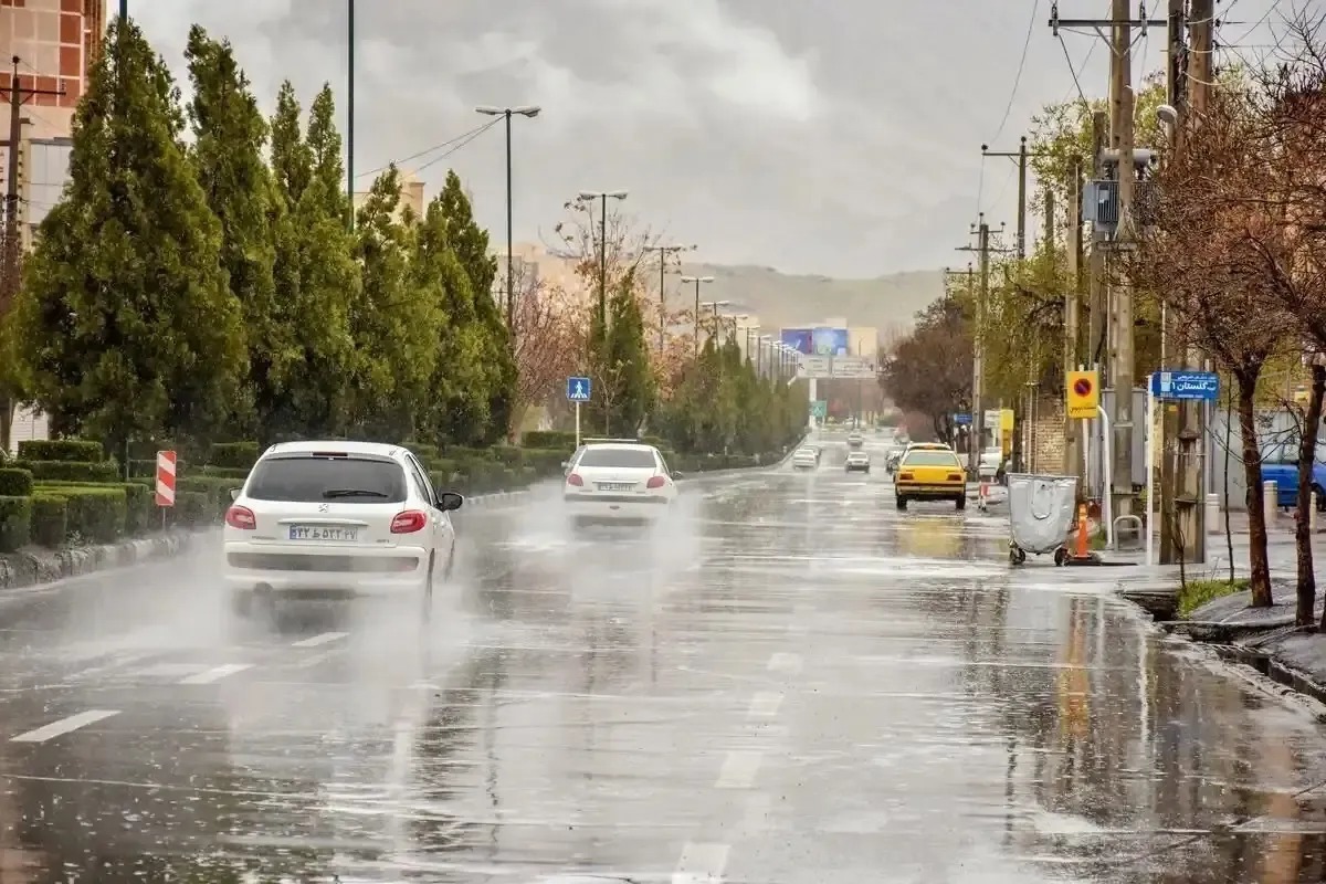 کاهش دما و احتمال رگبار و رعدوبرق در استان زنجان