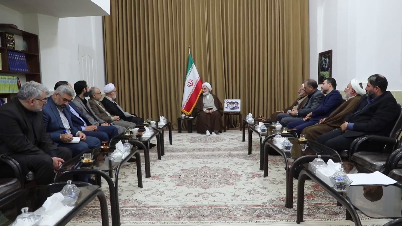 تاکید نماینده ولی فقیه در گیلان بر اخلاص، خداباوری ، روحیه جهادی و خدمت‌رسانی به منت به مردم